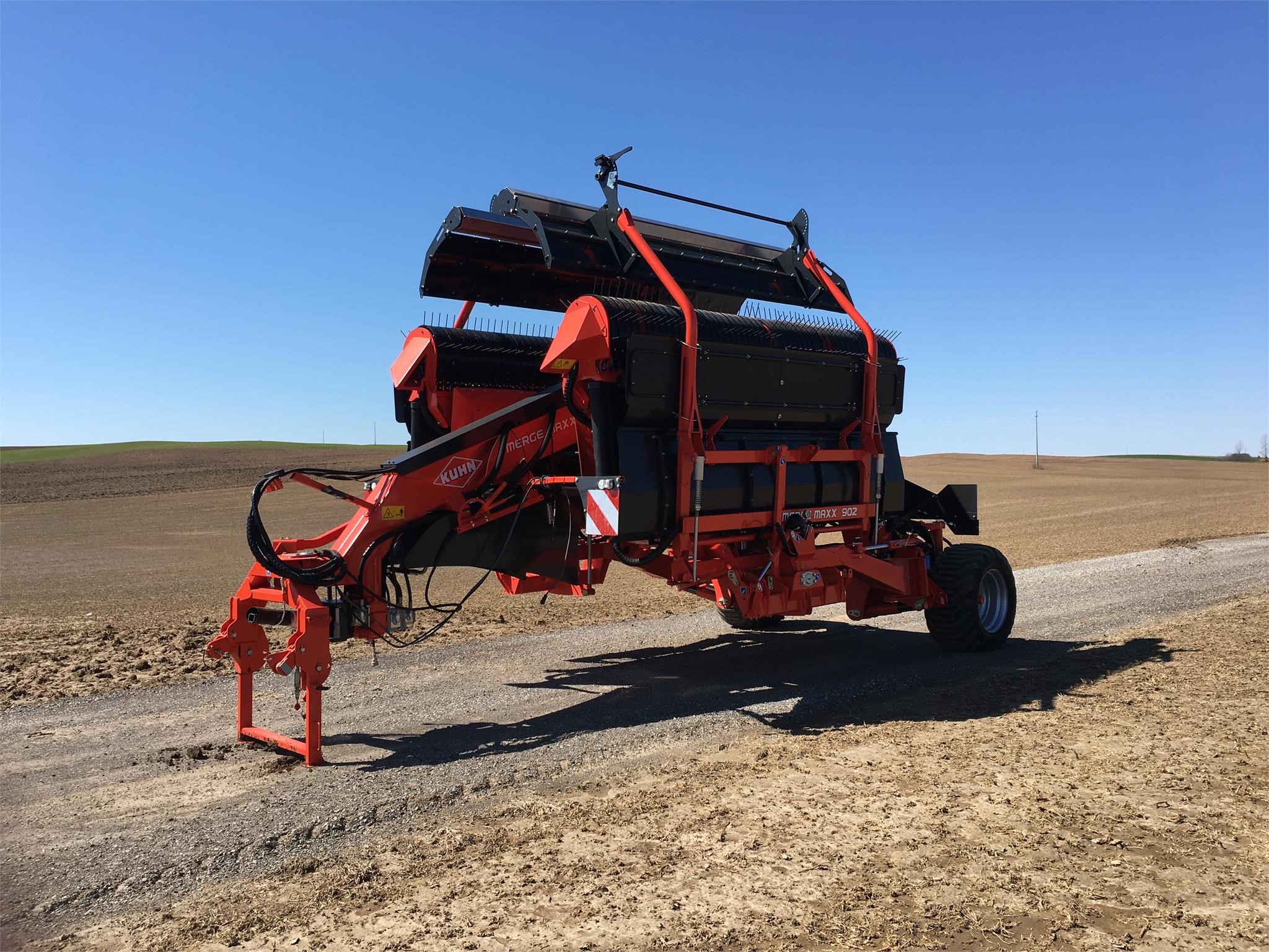 2016 Kuhn Merge Maxx 902